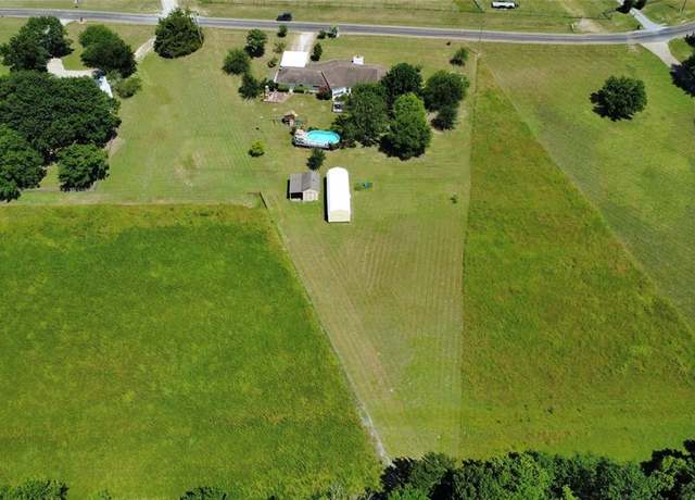 Property at 247 Sunshine Trl, Van Alstyne, TX 75495, 3 beds, 2 baths