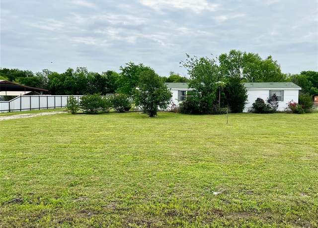 Property at 9248 Douglas Cir, Talty, TX 75160, 3 beds, 3 baths