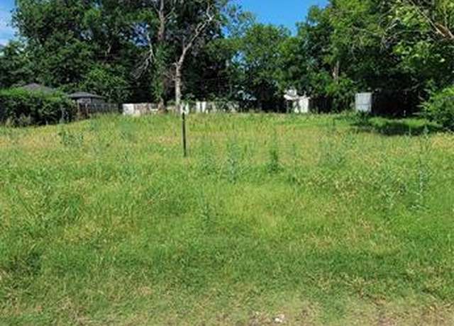 Property at 208 Broadmoor Ave, Arlington, TX 76010