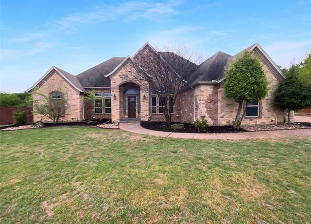 Property at 8280 St Johns Dr, Waxahachie, TX 75167, 4 beds, 4 baths