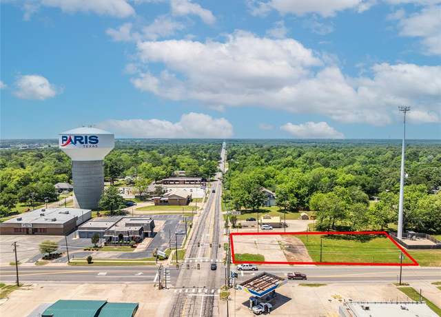 Property at 1902 Bonham St, Paris, TX 75460