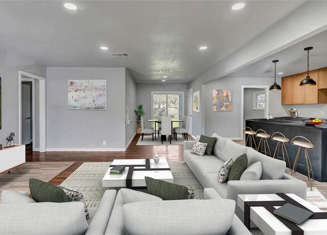 Property at 2701 N Elm St, Denton, TX 76201, 3 beds, 2 baths