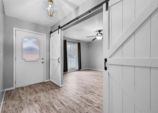 Property at 1802 Oak Creek Dr, Sherman, TX 75092, 3 beds, 2 baths