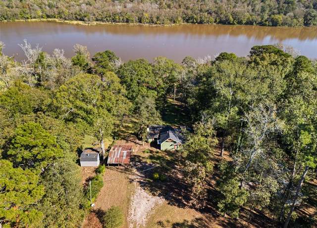 Property at 494 N Lake Dr, Gladewater, TX 75647, 2 beds, 2 baths