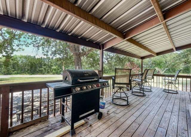 Property at 1700 Bennett Rd, Millsap, TX 76066, 3 beds, 2 baths