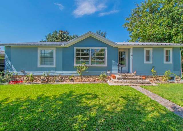 Property at 203 Harbor View Ct, Granbury, TX 76048, 3 beds, 2 baths