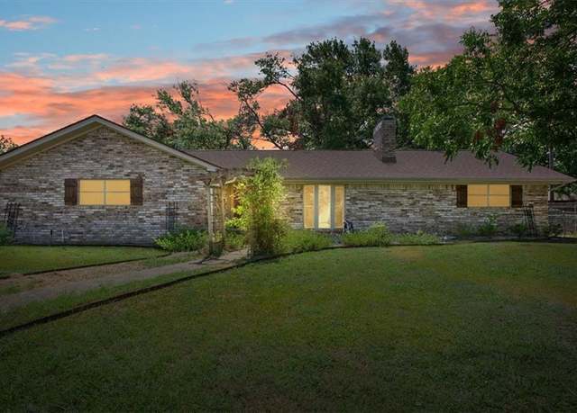 Property at 910 St. Charles Ct, Marlin, TX 76661, 3 beds, 2 baths
