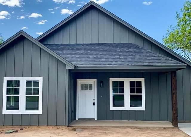 Property at 405 Bass St, Bridgeport, TX 76426, 3 beds, 2 baths
