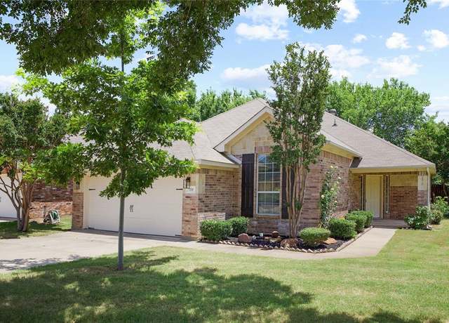 Property at 733 Atascosa Ave, Fort Worth, TX 76120, 3 beds, 2 baths