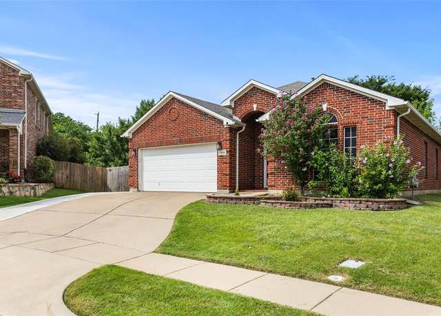 Property at 7910 Corona Ct, Arlington, TX 76002, 3 beds, 2 baths