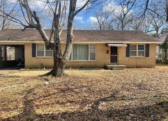 Property at 652 W 3rd St, Homer, LA 71040, 4 beds, 3 baths
