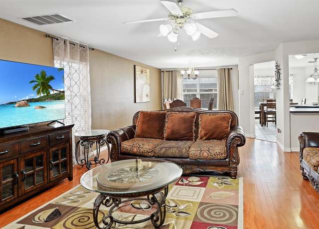 Property at 2312 Bantry Ln, Arlington, TX 76002, 4 beds, 2.5 baths