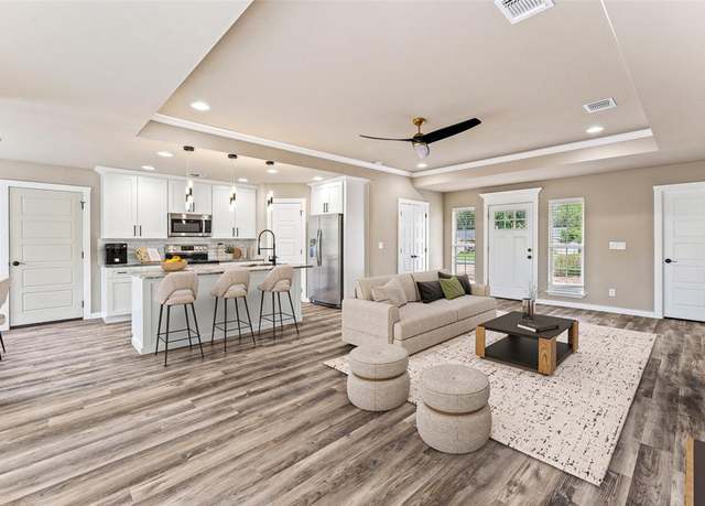 Property at 4000 Fairway Dr, Granbury, TX 76049, 2 beds, 2 baths