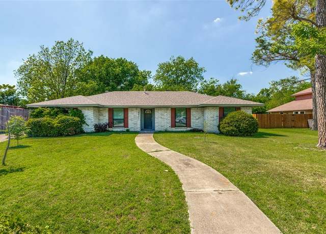 Property at 2211 Ascot Ln, Denton, TX 76209, 3 beds, 2 baths