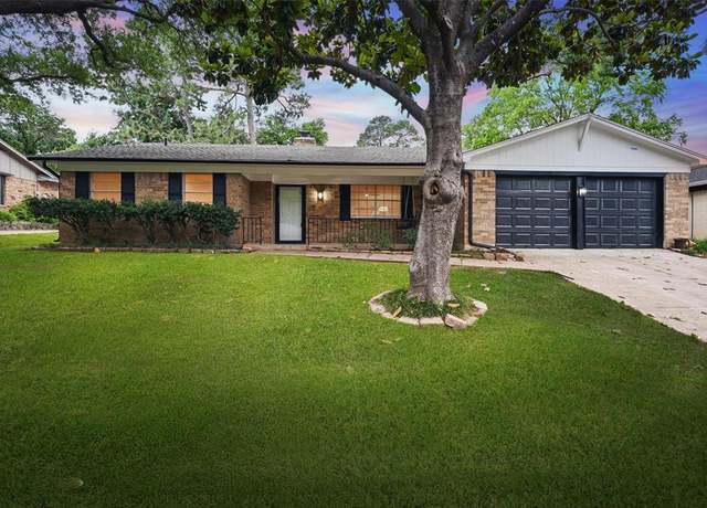 Property at 2208 Vail Ct, Arlington, TX 76012, 3 beds, 2.5 baths