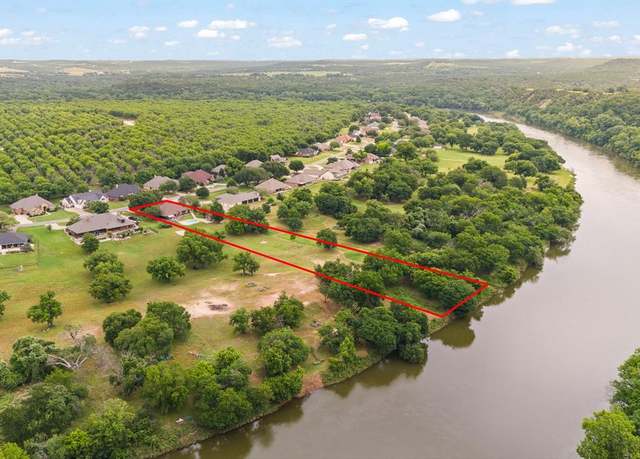 Property at 9118 Ravenswood Rd, Granbury, TX 76049, 3 beds, 2 baths
