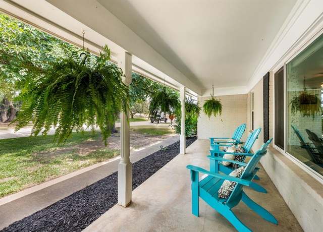 Property at 1605 Renee Dr, Hurst, TX 76054, 4 beds, 2.5 baths