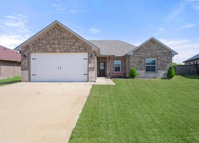 Property at 123 Oak Springs Loop, Mabank, TX 75147, 3 beds, 2 baths