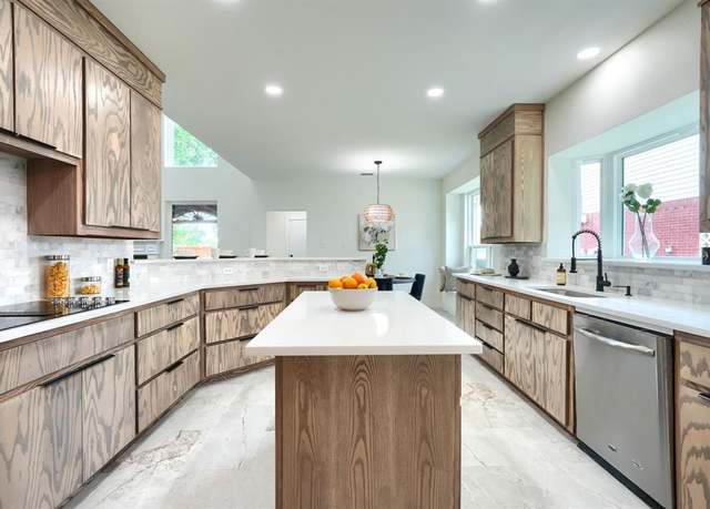 Property at 3609 Whitehaven Dr, Plano, TX 75093, 5 beds, 4 baths