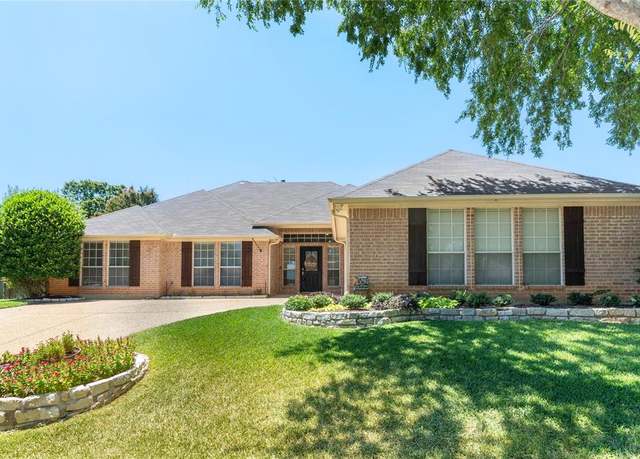 Property at 5424 Crested Butte Cir, Arlington, TX 76017, 3 beds, 2 baths