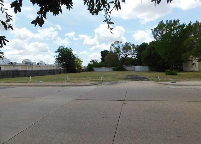 Property at 8014 Blossom Ln, Dallas, TX 75227