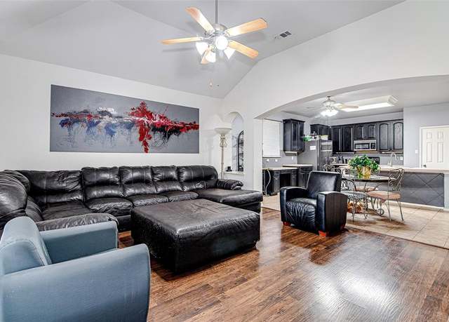 Property at 4621 Maple Hill Dr, Fort Worth, TX 76123, 5 beds, 3.5 baths