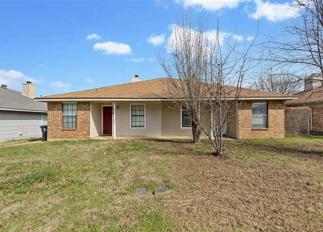 Property at 5621 Mansfield Rd, Arlington, TX 76017, 2 beds, 1.5 baths