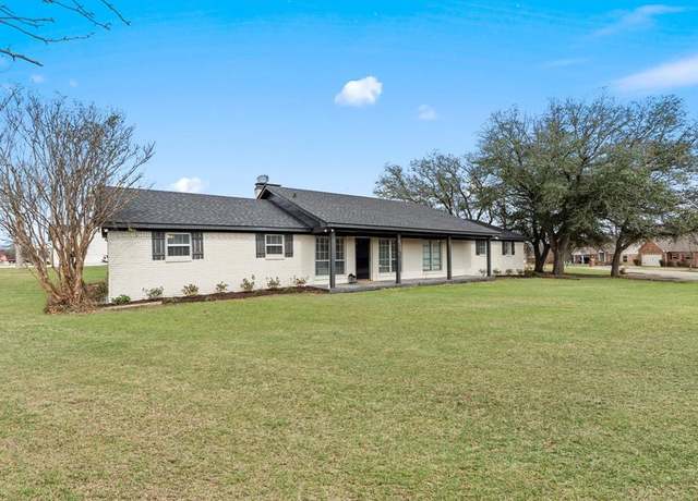 Property at 205 Westshore Dr, Wills Point, TX 75169, 3 beds, 2 baths