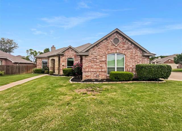 Property at 2233 Old Foundry Rd, Weatherford, TX 76087, 4 beds, 2 baths