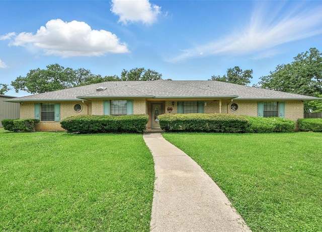 Property at 104 Timber Ridge Cir, Burleson, TX 76028, 4 beds, 3 baths