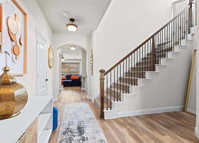 Property at 1121 Snowy Owl Dr, Alvarado, TX 76009, 4 beds, 2.5 baths