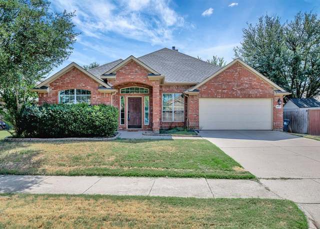 Property at 9813 Havenway Dr, Denton, TX 76226, 4 beds, 2 baths