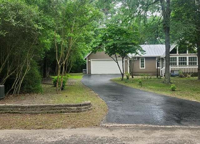 Property at 153 Candlelight Cv, Holly Lake Ranch, TX 75765, 3 beds, 2 baths