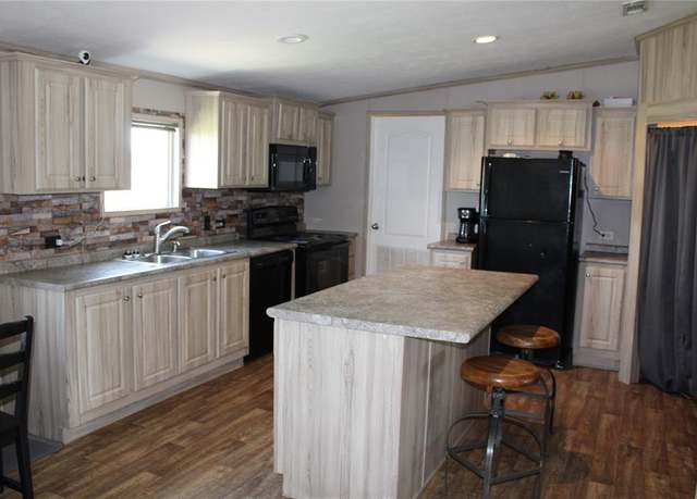 Property at 130 Geronimo St, Ferris, TX 75125, 3 beds, 2 baths