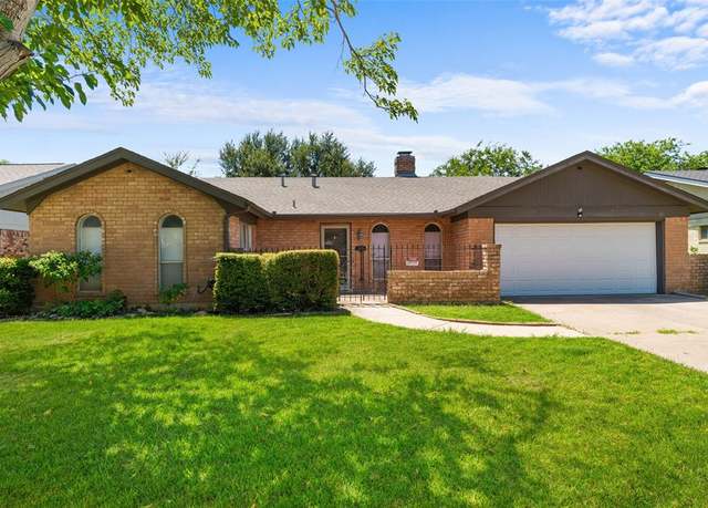 Property at 2804 Ashbury Dr, Arlington, TX 76015, 3 beds, 2 baths