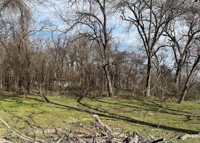 Property at 429 E Garrett St, Paris, TX 75460