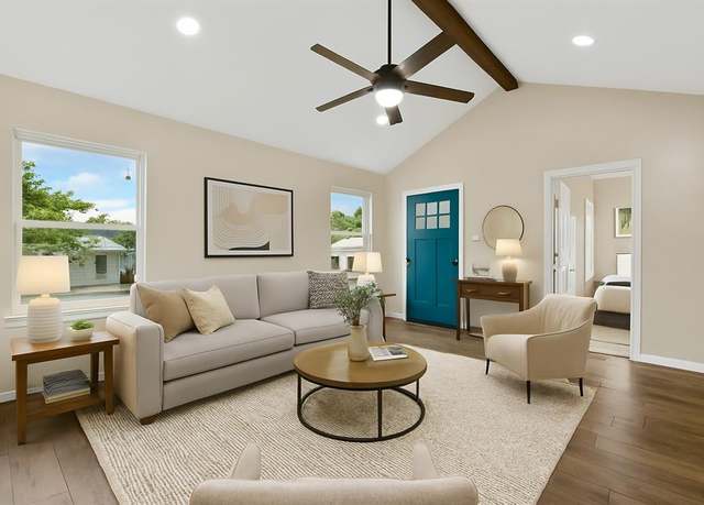 Property at 2602 W Clarendon Dr, Dallas, TX 75211, 3 beds, 3 baths