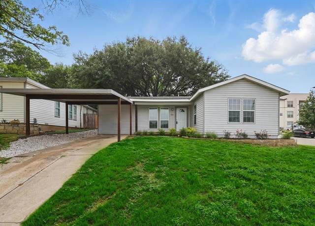 Property at 800 Scenic Hill Dr, Fort Worth, TX 76111, 3 beds, 2 baths