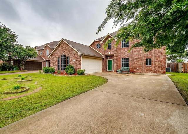 Property at 111 Evening Star Cir, Red Oak, TX 75154, 4 beds, 2.5 baths