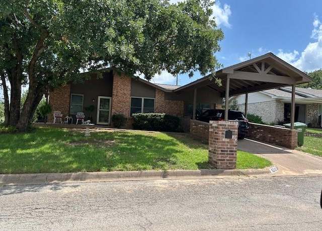 Property at 5210 Laurie St, Mineral Wells, TX 76067, 3 beds, 2 baths