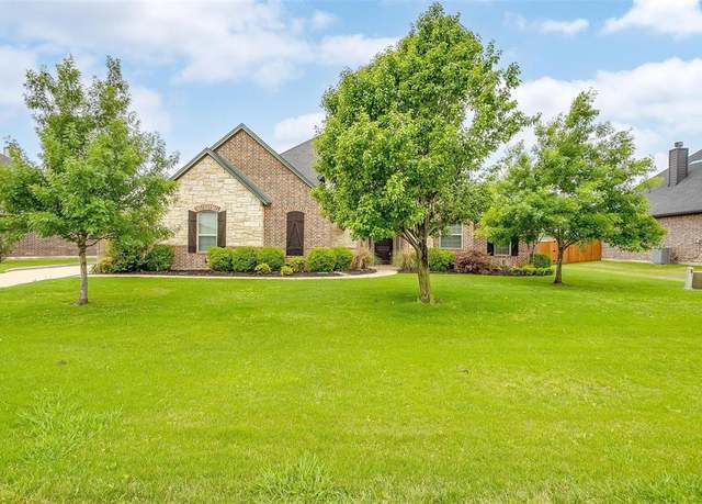 Property at 957 Prairie Timber Rd, Burleson, TX 76028, 4 beds, 2.5 baths
