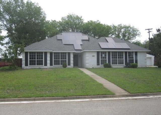 Property at 101 Ginger Dr, Pottsboro, TX 75076, 4 beds, 3 baths