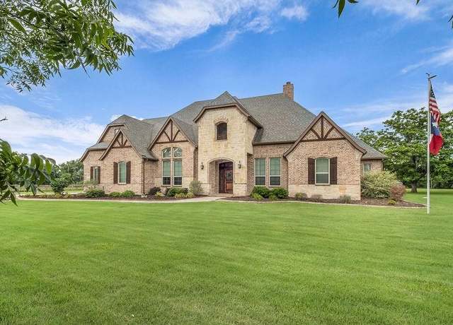 Property at 225 Holly Ln, Lucas, TX 75002, 4 beds, 3.5 baths