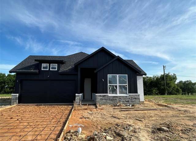 Property at 808 Tesslynn Ave, Godley, TX 76044, 3 beds, 2 baths