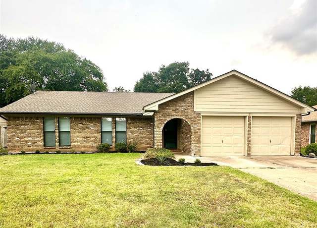Property at 3104 Steeplechase Trl, Arlington, TX 76016, 3 beds, 2 baths