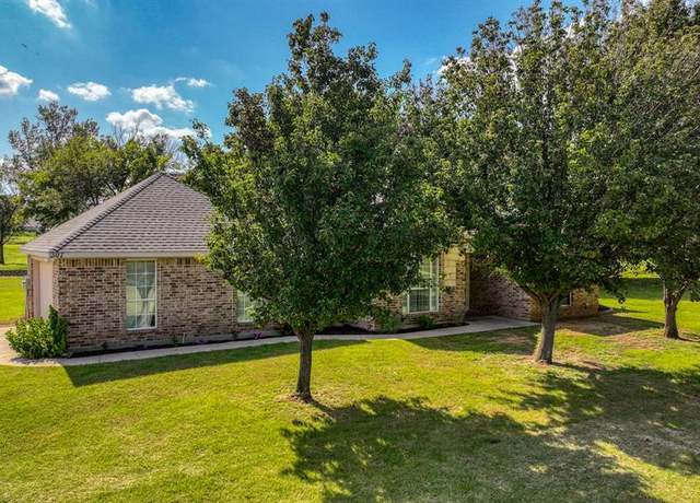 Property at 397 Munn Rd, Springtown, TX 76082, 3 beds, 2 baths