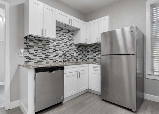Property at 927 N 23rd St, Waco, TX 76707, 3 beds, 1.5 baths