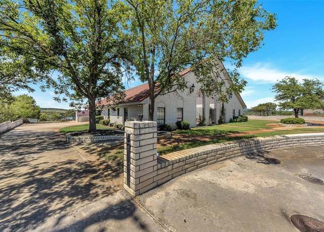 Property at 1024 Lakeview Point Dr, Possum Kingdom Lake, TX 76475, 5 beds, 4 baths
