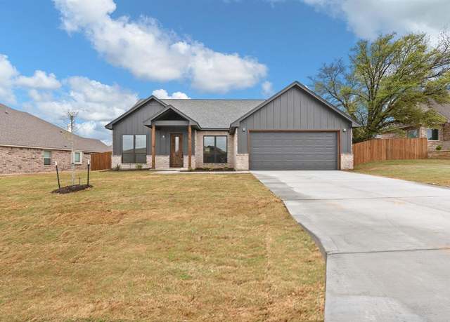 Property at 3306 Promenade Ct, Granbury, TX 76049, 4 beds, 2 baths