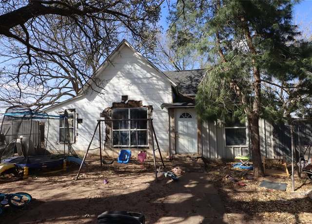 Property at 146 W Baggett Ave, Poolville, TX 76487, 2 beds, 1 bath